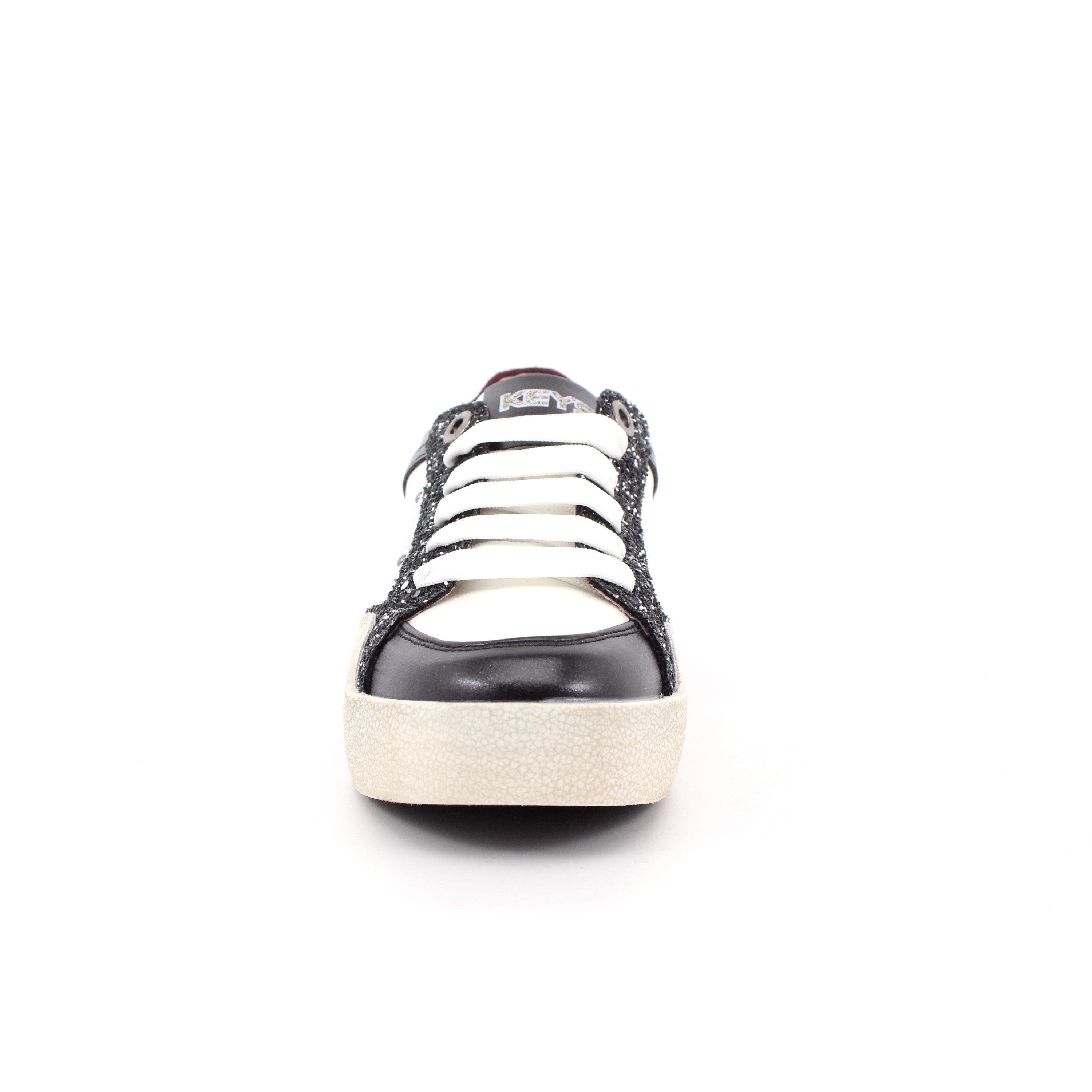 BLACK/WHITE