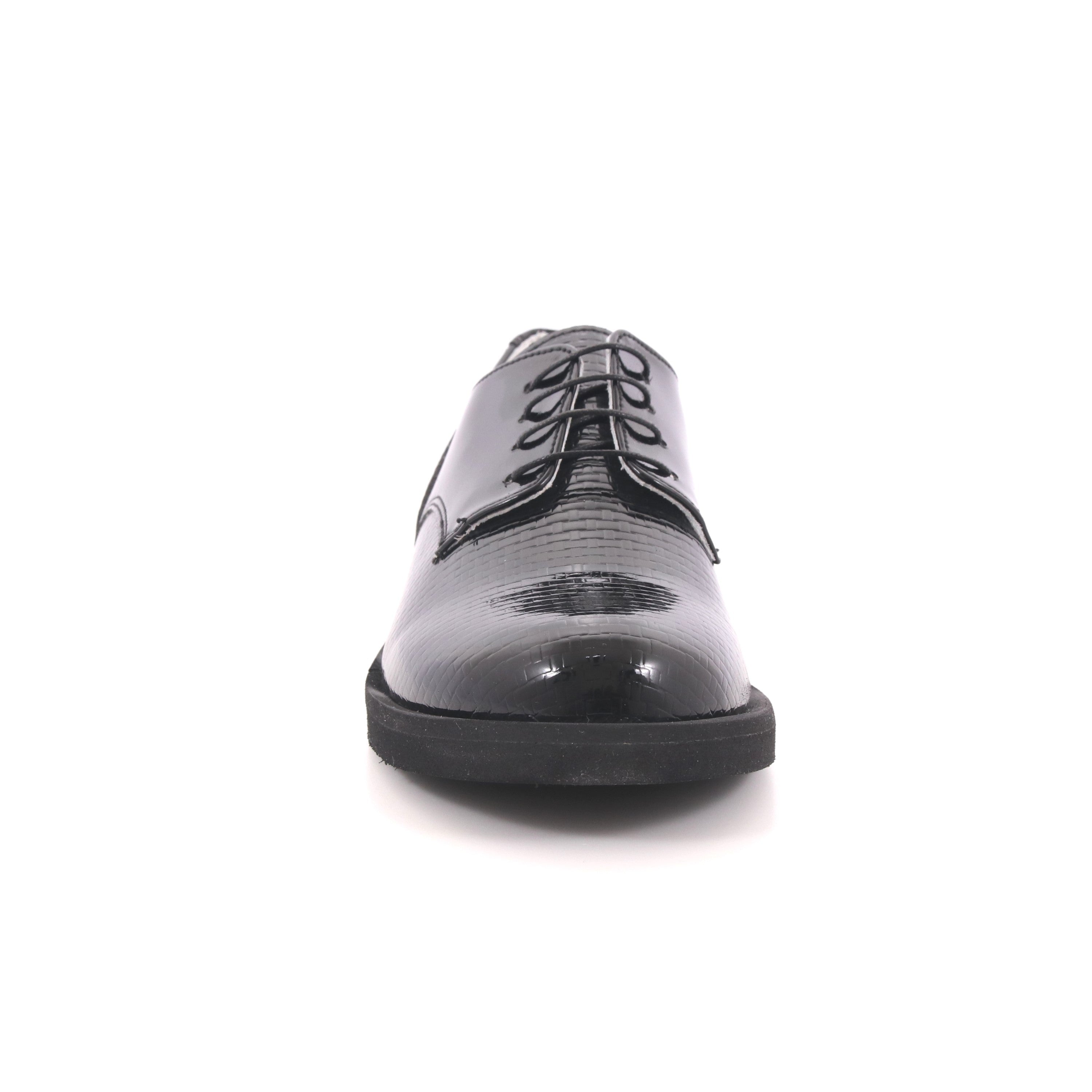 SCARPA ALLACCIATA VERNICE NERO
