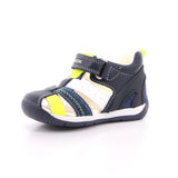 08554 C4502 - B EACH BOY